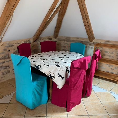 Cafe De La Place Gite & Chambres D'Hotes "Lou Pastre" Lanuéjols Kültér fotó