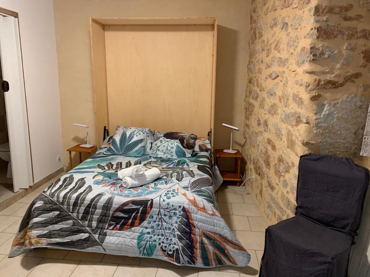 Cafe De La Place Gite & Chambres D'Hotes "Lou Pastre" Lanuéjols Kültér fotó