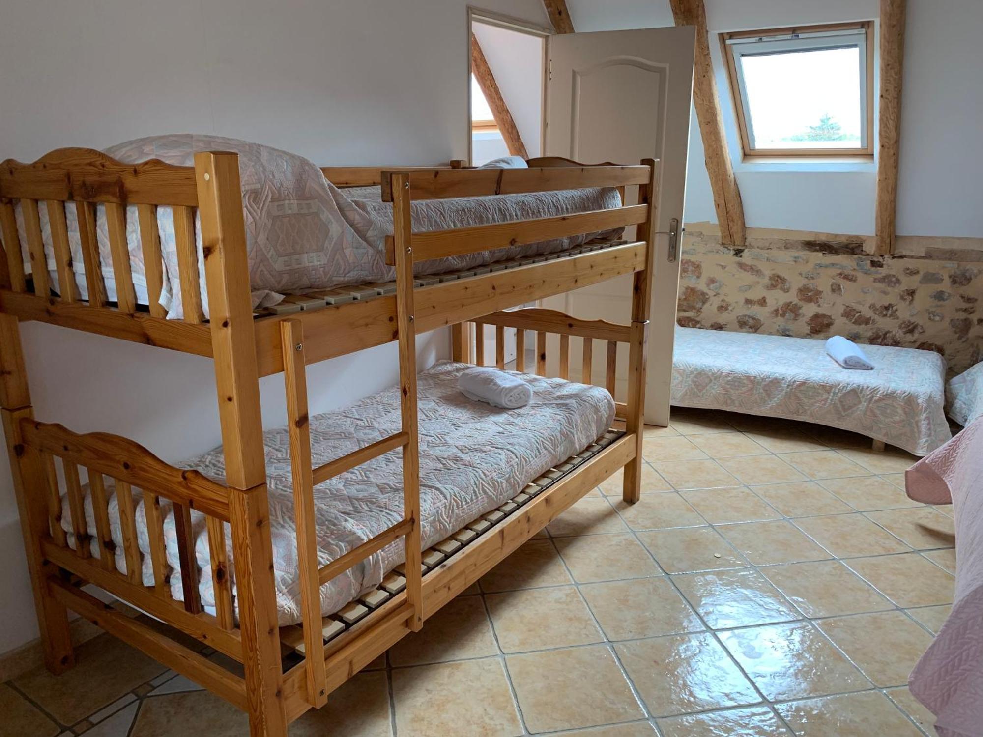 Cafe De La Place Gite & Chambres D'Hotes "Lou Pastre" Lanuéjols Kültér fotó