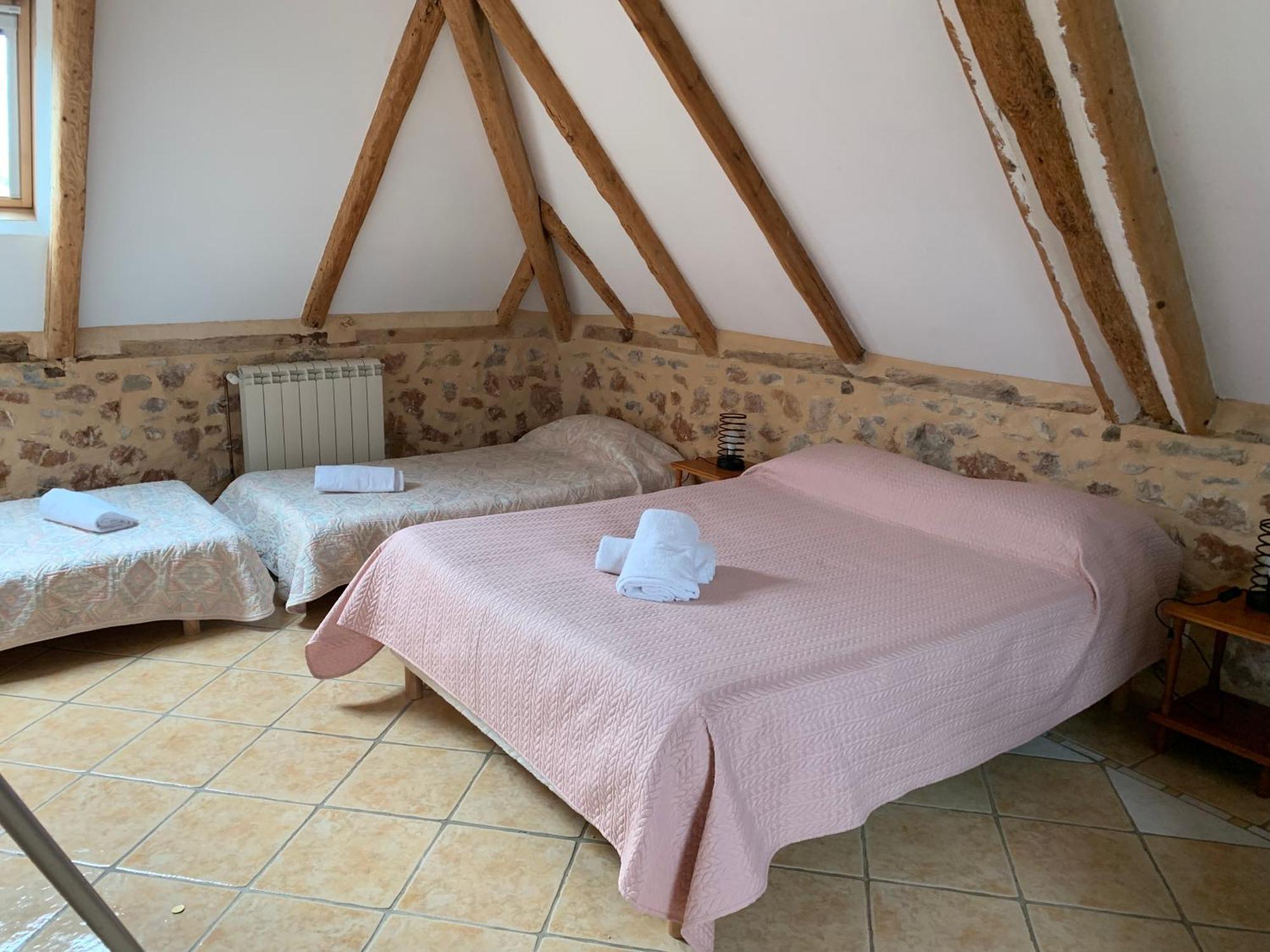 Cafe De La Place Gite & Chambres D'Hotes "Lou Pastre" Lanuéjols Kültér fotó
