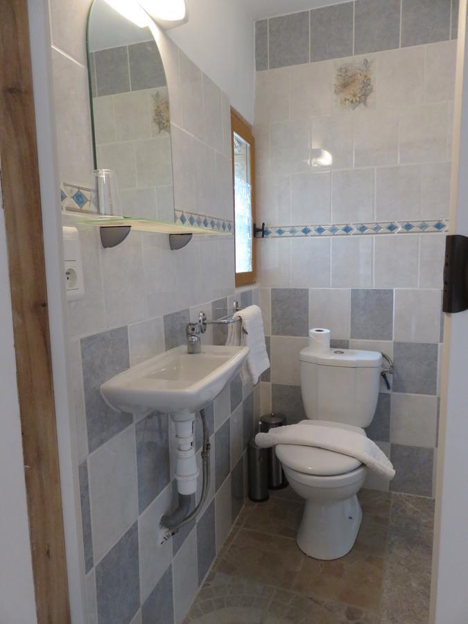 Cafe De La Place Gite & Chambres D'Hotes "Lou Pastre" Lanuéjols Kültér fotó