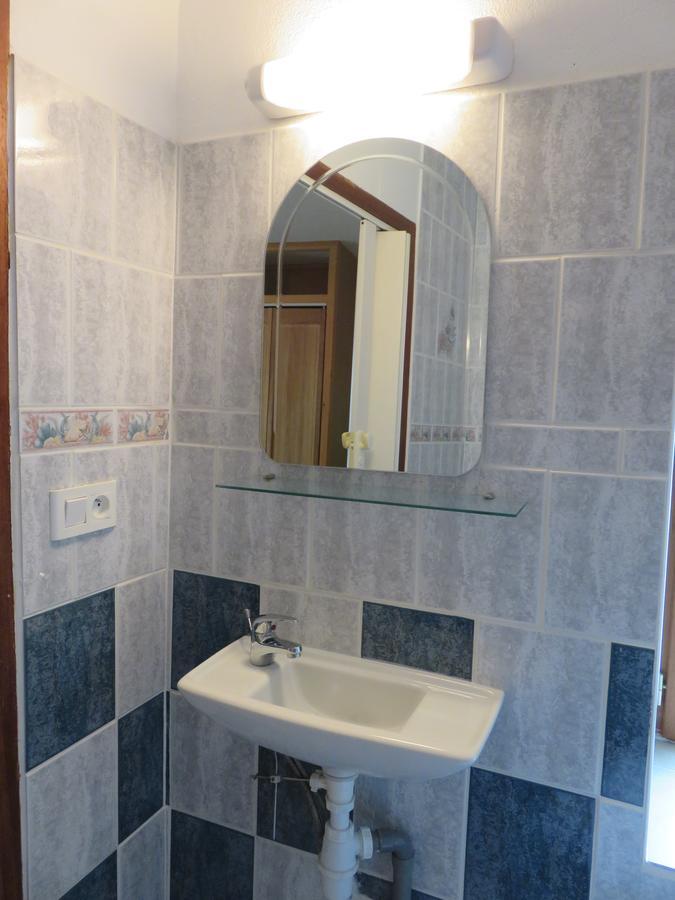 Cafe De La Place Gite & Chambres D'Hotes "Lou Pastre" Lanuéjols Kültér fotó