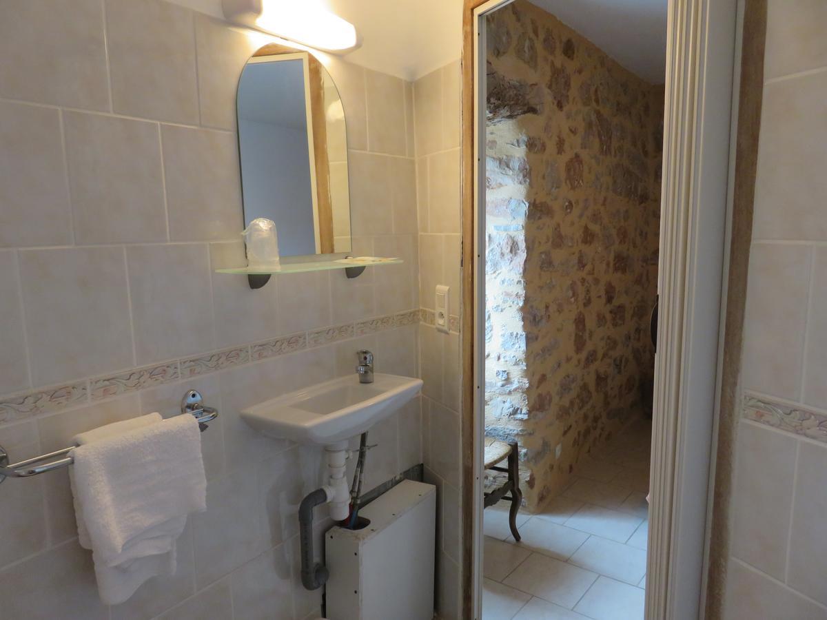 Cafe De La Place Gite & Chambres D'Hotes "Lou Pastre" Lanuéjols Kültér fotó